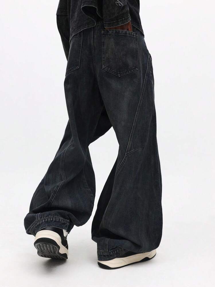 Jeans a zampa a gamba larga con fondo a zampa