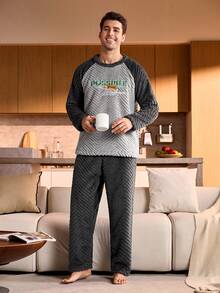 Manfinity Underwear&Sleepwear Basics 秋冬羊毛刺绣圆领长袖长裤舒适休闲男士睡衣套装 - 彩色 - 查看 4