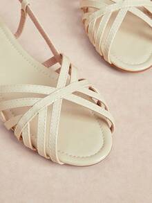 Rosivie 女士方头平底金色 PU 休闲凉鞋，舒适适合户外、沙滩、日常穿着 - 米色 - 查看 11