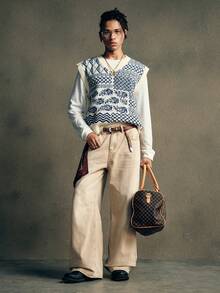 AXEPEAK 男士休闲度假风格拼布图案V领宽松针织毛衣背心，秋季 - 米色 - 查看 3