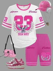 SHEIN Sparklyn Bộ đồ thể thao tay ngắn cổ tròn in họa tiết màu trắng cỡ lớn cho bé gái tuổi mới lớn kèm quần short bó sát, màu hồng, trang phục dạo phố mùa hè - trắng - Xem 3