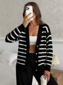EURMUSE Damen Strickjacke mit Streifenmuster, Haargarn, Knopfleiste, Drop-Shoulder - Weiss - Übersicht 7