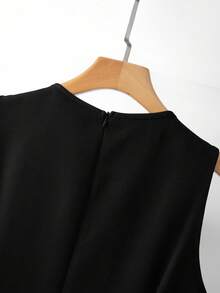 GlowEve CURVE 大码女式两件套：优雅黑色撞色珍珠串珠饰边 V 领长袖开衫夹克和圆领珍珠缀饰长裙，适合秋冬休闲、工作、派对 - 黑色 - 查看 4