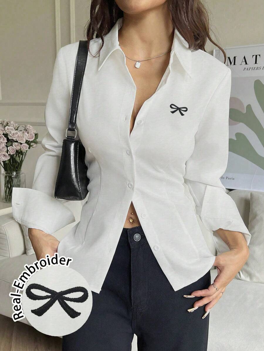 SHEIN EZwear 女式休闲复古风格真刺绣可爱黑色蝴蝶结图案前扣后系腰修身长袖衬衫,百搭秋冬 - 彩色 - 查看 1