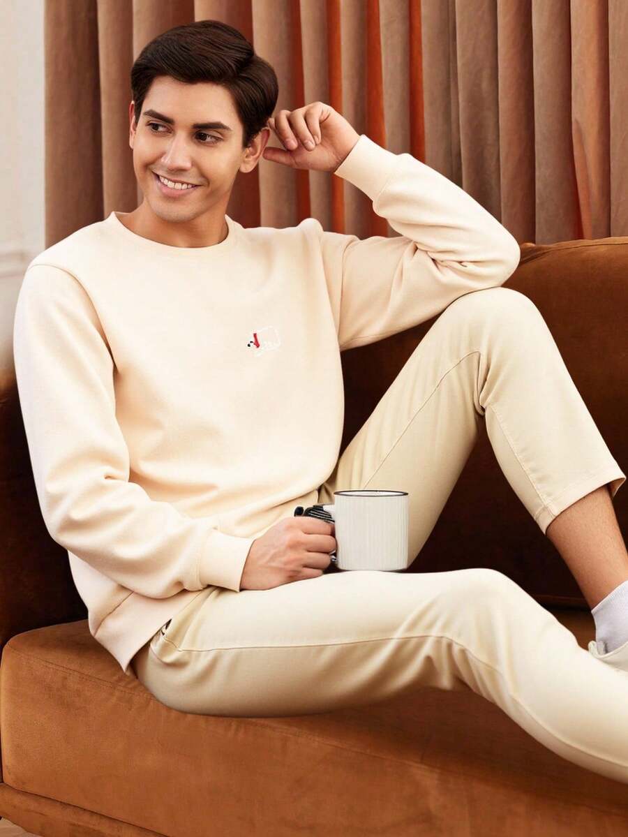 SHEIN Cottnline 男士柔软优质休闲面料刺绣常规家居服套装 - 米色 - 查看 1