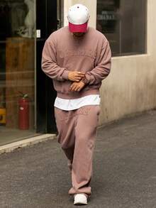 DAZY 男士字母刺绣保暖套头卫衣裤套装，秋冬季舒适保暖套装 - 棕色 - 查看 5