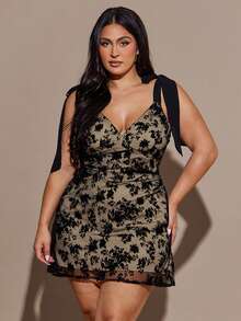 SHEIN BAE 大码女式黑色植绒迷你连衣裙 - 黑色 - 查看 7