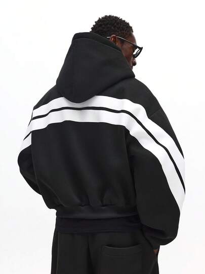  SUMWON 连帽拉链卫衣，撞色条纹细节，休闲冬季穿着，纯色