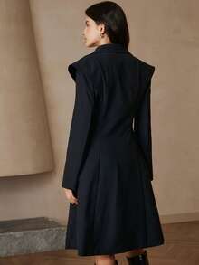 GENKIRA Desain Elegan, Kerah Lebar Terstruktur, Pinggang Ramping, Blazer Panjang Asimetris Kancing Tunggal - Hitam - View 5