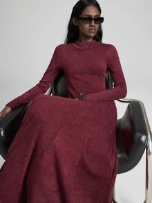 Ontre Vestido feminino elegante, casual e acinturado, com modelagem evasê, da coleção Outono/Inverno 2025, ideal para o Ano Novo e o Natal. - Castanho Café - Ver 2