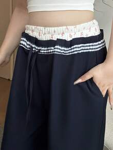 Dazy Plus Plus Size Women Casual Loose Straight Leg Pants With Colorblock Patchwork, Ruffle Waistband And Ditsy Floral - Navy Blue - View 4