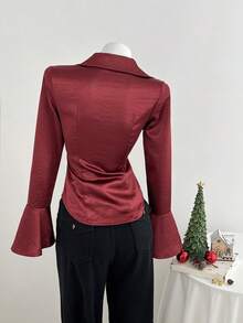 SHEIN Unity Blusa ajustada de mujer con cuello de satén, manga larga, cintura fruncida y bajo asimétrico - Burdeos - Ver 2