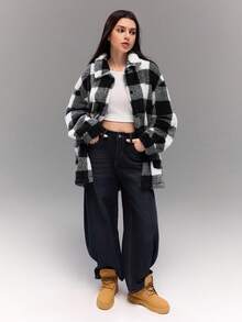 Sparklyn 少女休闲秋冬经典黑白格子毛绒宽松衬衫风格学院风夹克 - 黑與白 - 查看 3