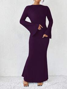Rafferiza Vestido largo de mujer con cuello redondo, mangas acampanadas y bajo de cola de sirena en color liso - Morado - Ver 6