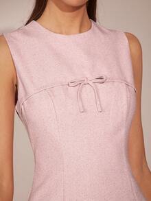 Enchnt 这款浪漫的粉色无袖迷你连衣裙，饰有荷叶边下摆和蝴蝶结，是秋冬季节的完美之选。它时尚优雅，适合派对、约会、度假、毕业典礼、办公室、郊游、万圣节、圣诞节等各种场合。它是女士秋季连衣裙、秋季套装、秋季套装、嘉年华、新年庆祝活动和其他节日的理想之选。 - 粉色 - 查看 2