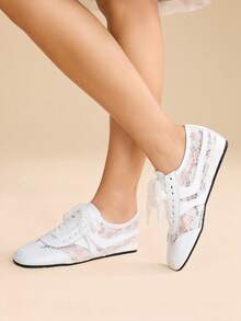 CUCCOO EASI Fashionable Elegant Commuting Casual Lace Patchwork Lace-Up Flat Shoes - White - View 5