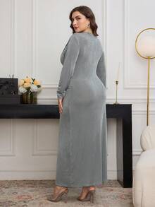 Modelyn Vestido de manga larga de cuello redondo minimalista y casual de unicolor para tallas grandes - Verde - Ver 2
