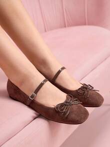 CUCCOO DOLLMOD 女式棕色绒面革可爱舒适优雅蝴蝶结装饰玛丽珍平底鞋，校园/休闲风格 - 棕色 - 查看 3