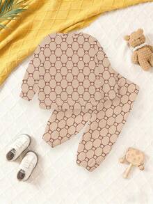 SHEIN 2 件套幼儿男童时尚可爱几何花卉图案太阳镜熊图案印花休闲圆领运动衫和运动裤套装，秋季服装 - 彩色 - 查看 2