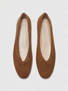 CUCCOO BIZCHIC Women's Casual Solid Color Round Toe Flat Slip-On Loafers - بني - مشاهدة 2