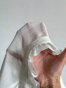 Sunspun 纹理面料和蕾丝边公主领泡泡袖衬衫，优雅适合春秋季节、度假、商务休闲 - 白色 - 查看 8