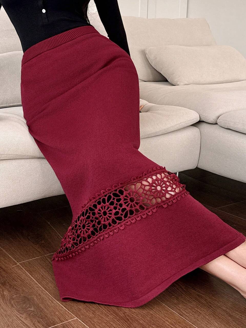 Women's Elegant Solid Color Hollow-Out Knitted Skirt, Autumn/Winter