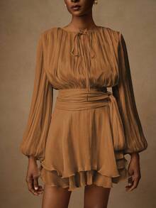Vesra Gaun Mini Elegan Wanita Warna Aprikot dengan Tali Pengikat, Lengan Panjang, dan Hem Bergelombang, Warna Cokelat Kopi - Coklat - View 5