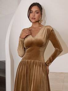 Modelyn 女士时尚派对天鹅绒V领长袖连衣裙 - 棕色 - 查看 6