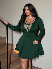 NU&NOW Váy chữ A dài tay tối giản màu trơn ren chắp vá gợi cảm cho nữ cỡ lớn - Màu xanh lá cây đậm - Xem 4