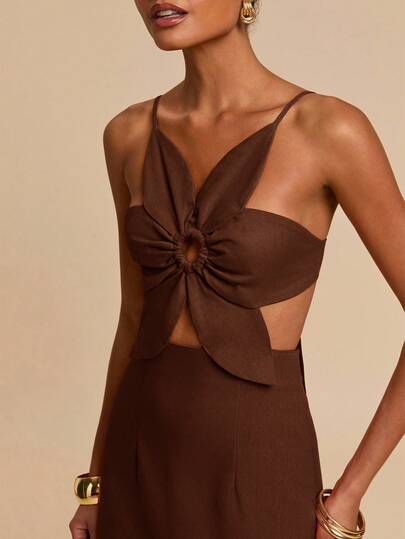 Travachic Vestido de tirantes con espalda descubierta y pétalos, estilo de vacaciones, estilo de flor tridimensional, atuendos de vacaciones para mujer, atuendos de vacaciones de verano, vestidos de verano para mujer, vestidos de verano