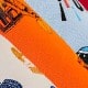 متعدد الألوان
