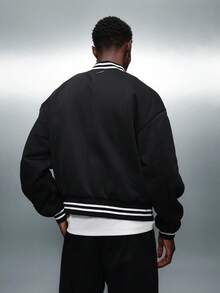 PLAYBOY X SUMWON 宽松版型厚重校队夹克，带有兔子标志和罗纹饰边，适合学院风秋冬休闲外套 - 黑色 - 查看 3