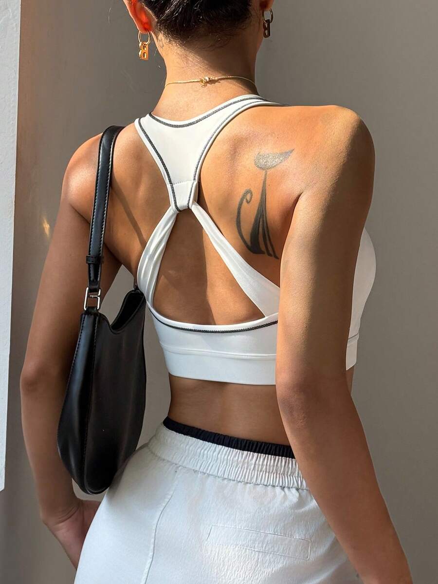 Dewbera Sutien sport pentru femei cu panou frontal încrețit, bretele contrastante, perne detașabile, design răsucit la spate, potrivit pentru ținute casual zilnice, alergare, yoga, sală de sport, tenis, golf și alte activități