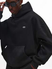 SUMWON Sudadera con capucha de ajuste cuadrado con gráficos de juegos vibrantes y capucha con cordón para uso casual en la calle - Negro - Ver 5