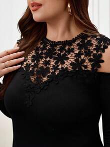 Reflora Plus Guipure Lace Appliques Cold Shoulder Tee - Black - View 3