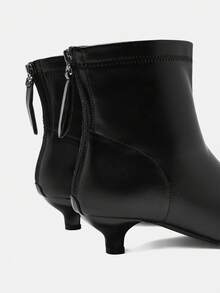 CUCCOO CURVES Plusstorlekar damstövlar med bred passform, korta stövlar med hög klack, mångsidiga och snygga, lämpliga för breda vader - Svart - Visa 4