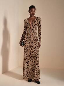 JIAN LASALA Abito lungo con scollo a V profondo, maniche lunghe, arricciato, con stampa leopardata su tutto il capo, elegante e sexy, collezione di abbigliamento di lusso e di stile, abito da festa