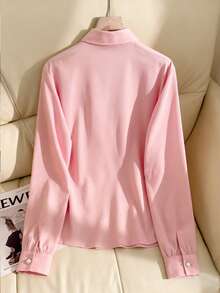 Franclia Damenbluse in einfarbigem Rosa mit Perlenverzierung am Kragen – ein elegantes, vielseitig kombinierbares Langarmshirt für Damen, perfekt für Alltag, Freizeit, Verabredungen, Partys und Treffen. - Pink - Übersicht 2