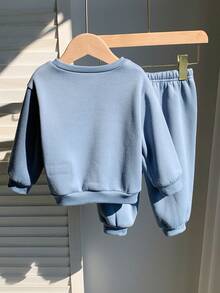 SHEIN 2pcs Baby Boy/Girl Cute Versatile Grey & Blue Fleece Letter Graphic Long Sleeve Sweatshirt & Joggers Tracksuit Set, Autumn/Winter