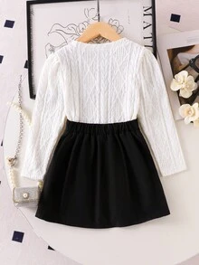 SHEIN Elladie kids 女童可爱黑色碎花装饰白色长袖圆领打底衫搭配黑色百褶舒适迷你裙T恤套装 - 白色 - 查看 3