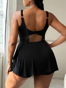 Rhythm Era 两件套女士运动连衣裙套装，配有可拆卸短裤 | 及膝长度，带隐藏口袋 | 透气速干面料 | 交叉露背设计 | 可调节肩带 | 适合健身、跑步、网球和日常穿着