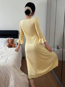 Napfluff 撞色蕾丝边拼接针织休闲方领修身七分袖女士睡裙，冬季 - 黃色 - 查看 2