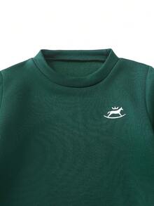 SHEIN 2 件套年轻男孩可爱休闲黄色刺绣运动衫和黑色裤子舒适服装，春季 - 墨綠色 - 查看 3