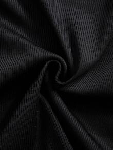 Set di maglietta a maniche lunghe nera e gonna a quadri, semplice e alla moda, per ragazze giovani