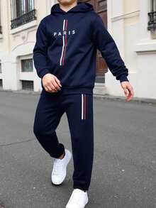 SHEIN 两件套男童休闲百搭字母巴黎图案连帽卫衣和裤子套装，适合通勤、上学、日常休闲和运动，冬季套装，冬季服装，秋季服装，所有童装 - 藏蓝色 - 查看 1