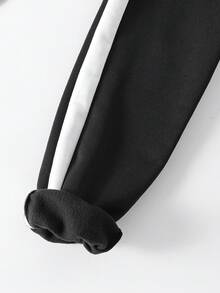 SHEIN 2件套青少年男孩花卉条纹拉链领运动休闲运动衫和慢跑裤套装 - 灰色 - 查看 5