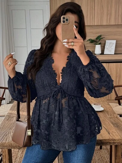 Weeklong 大码女式优雅蕾丝提花面料荷叶边下摆派对衬衫，办公室穿着