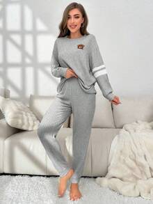 SHEIN 女士泰迪熊刺绣罗纹针织圆领长袖上衣和裤子睡衣套装，灰色，泰迪熊睡衣套装，长袖家居服套装，配套家居服套装，舒适套装，秋冬保暖服装 - 灰色 - 查看 6