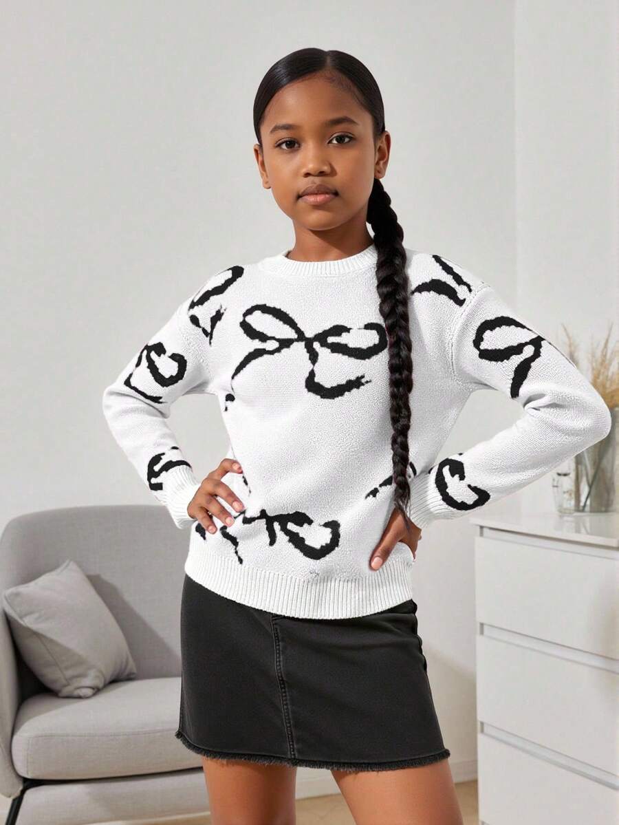 SHEIN 1件女童毛衣，圆领，粉色蝴蝶装饰，常规袖，整齐下摆，中等厚度，粉色到白色渐变针织毛衣，甜美可爱，柔软亲肤上衣，秋冬日常必备 - 黑色 - 查看 1