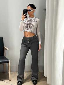 SHEIN ICON 中国龙与字母图案明线缝线生菜边插肩袖白色短款上衣